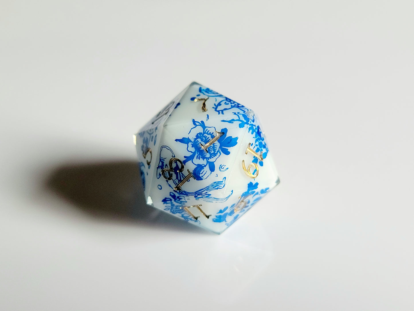 Porcelain Vase D20 (A- Tier)