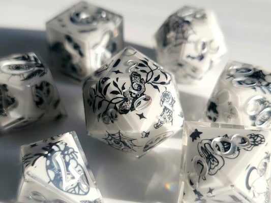 Gothic Porcelain ( Light Gray )